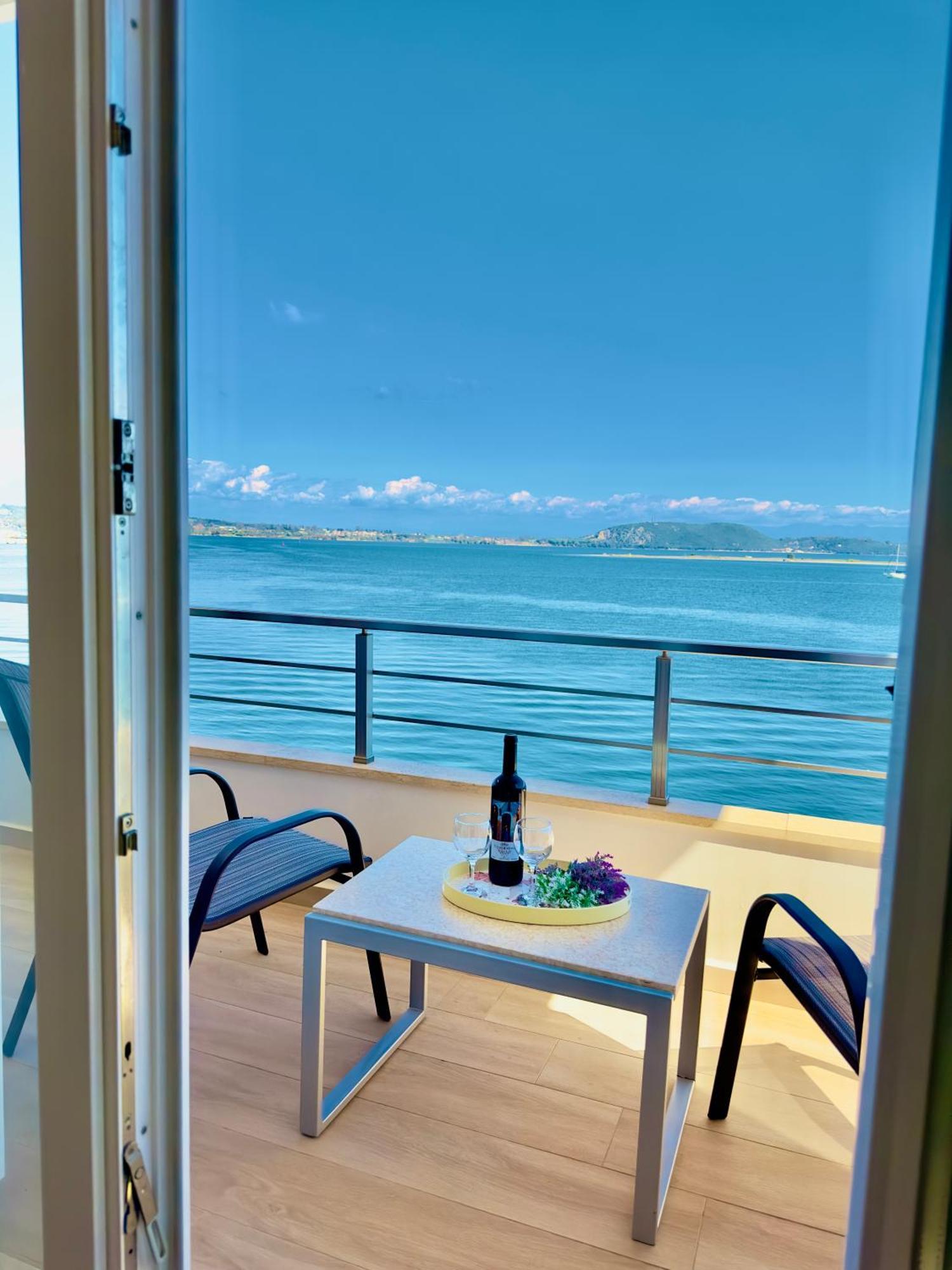 Bluish 3A Apartment Preveza Exterior photo